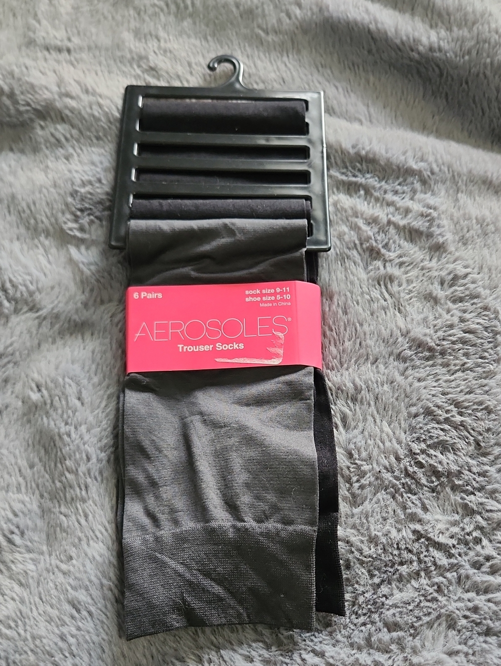 AEROSOLES 1 Gray & 2 Black Trouser Socks (3)